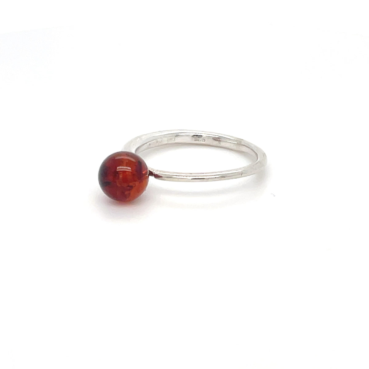Minimalist ring in 925 silver with amber