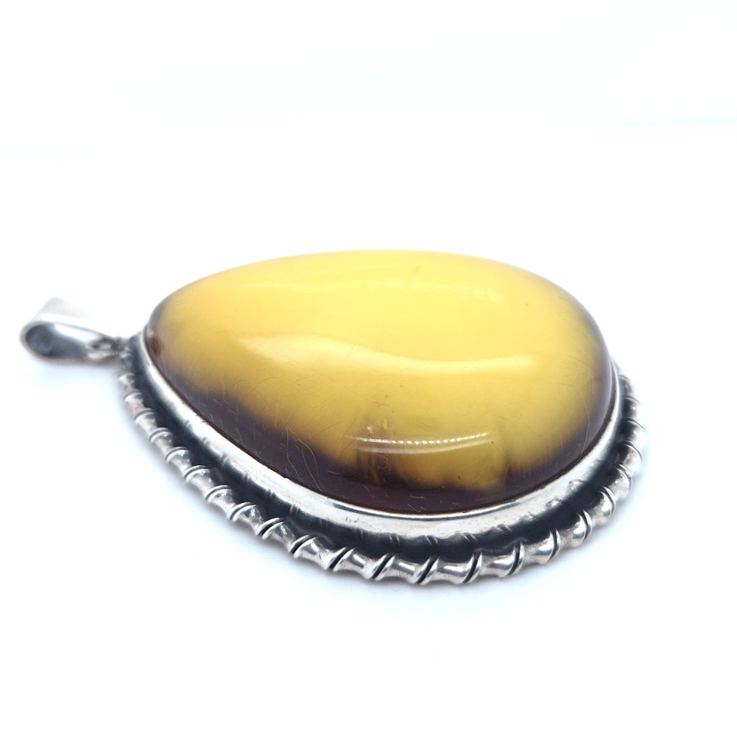 Pendant made of 925 sterling silver with genuine amber – unique piece