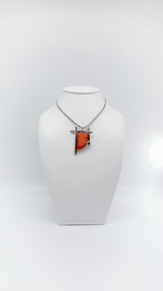 Design wonder: amber pendant in sterling silver