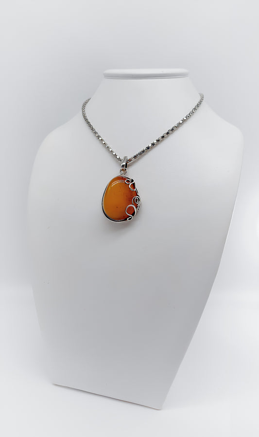 Creative pattern: Unique amber in silver