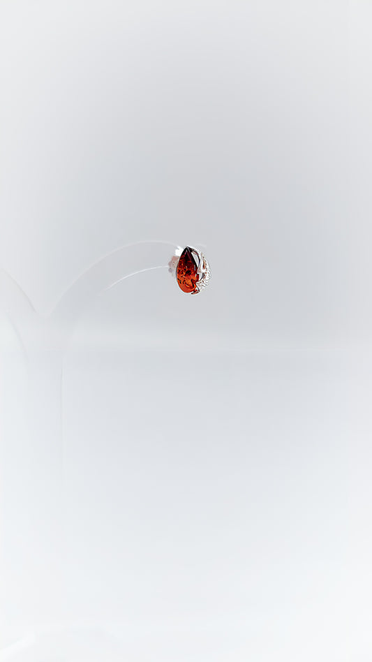 Shimmering drops: Amber meets precious silver
