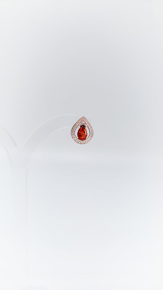 Glamorous drops: Amber in a noble frame