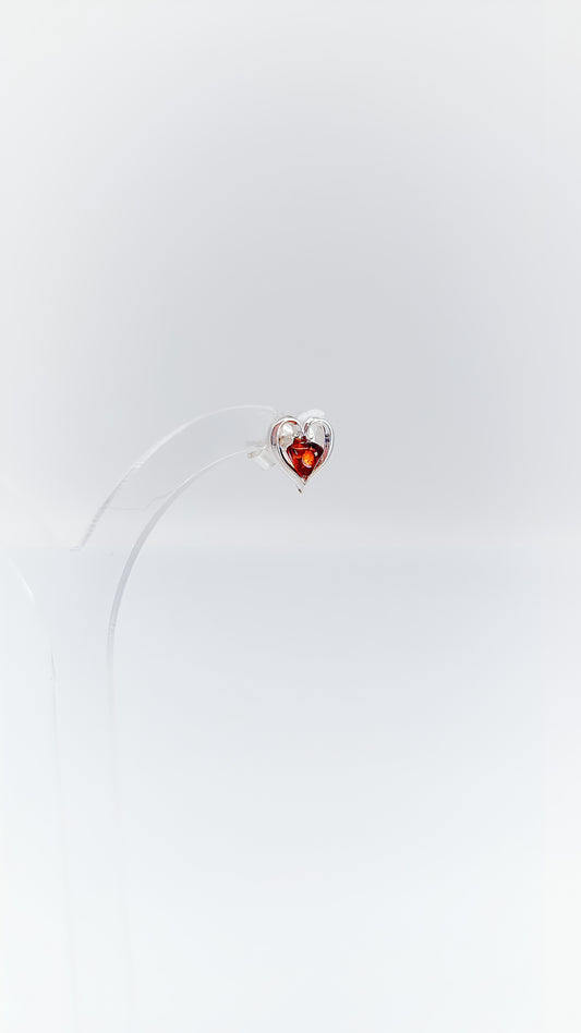 Heart of amber: earrings for special moments