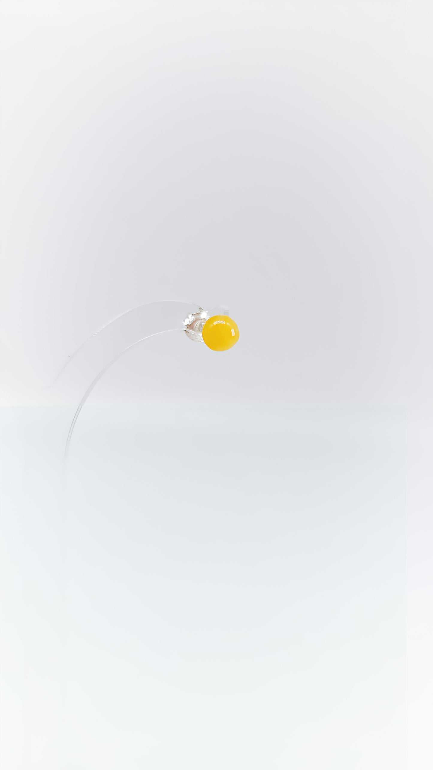 Sunshine for your ears: Yellow amber