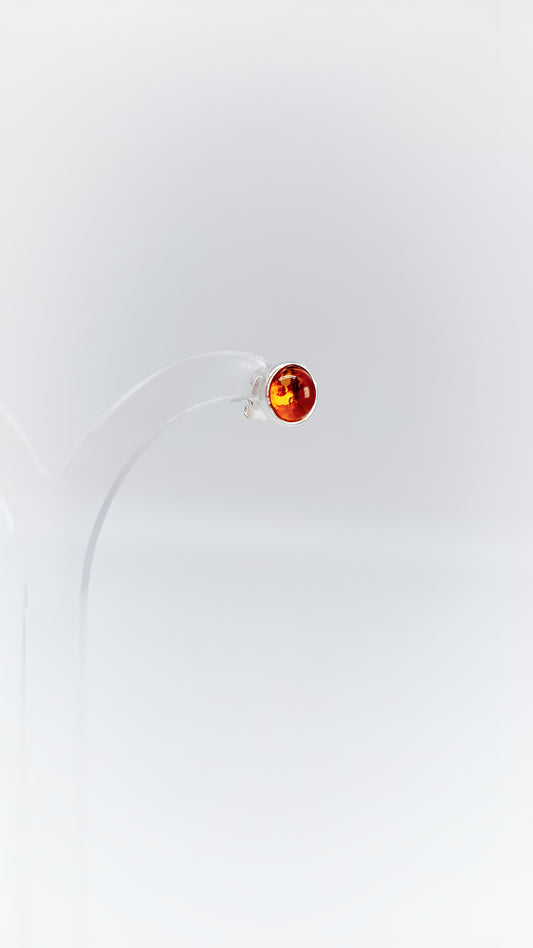 Round perfection: amber earrings in silver