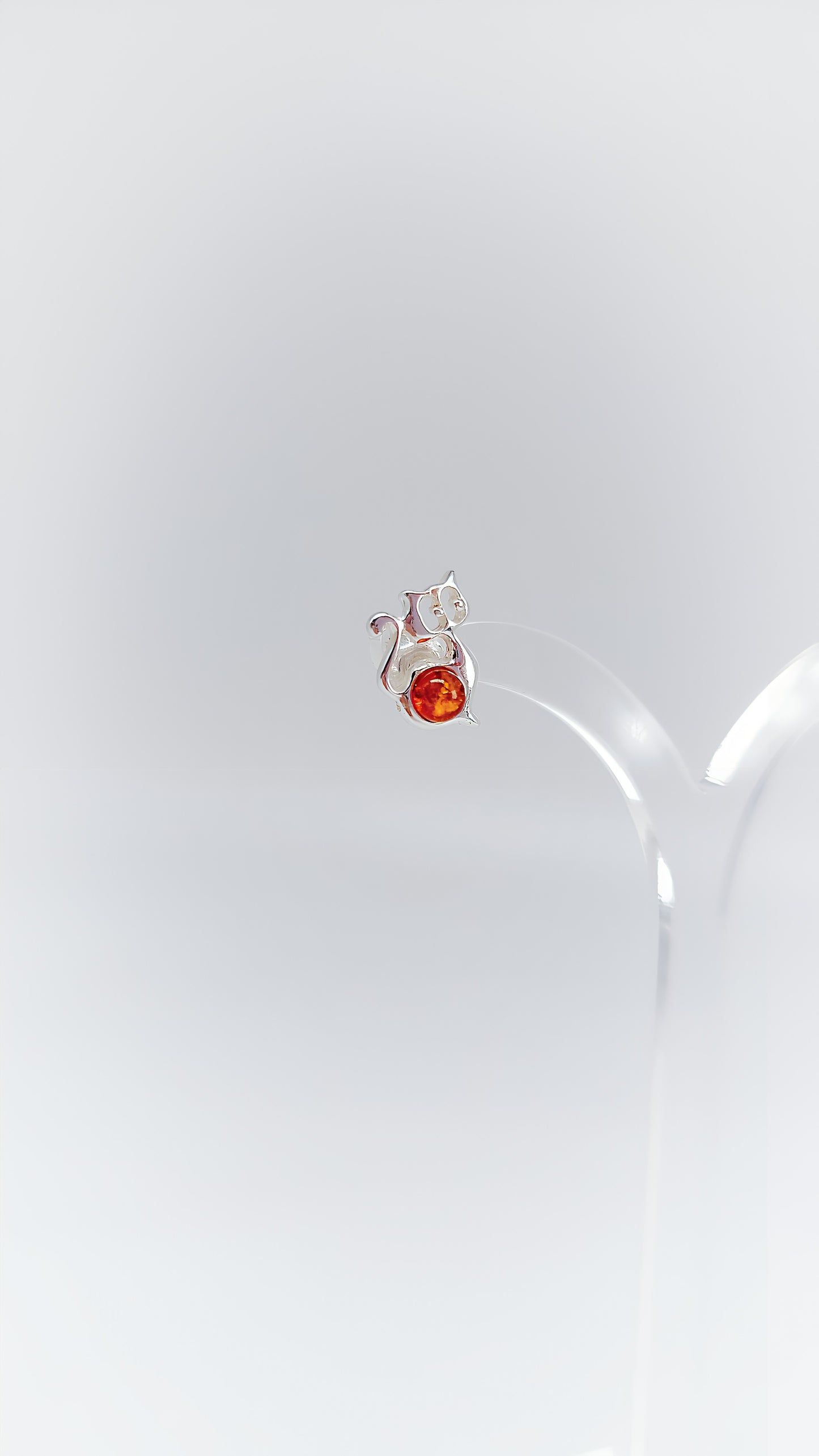 Sweet companion: cat earrings with amber