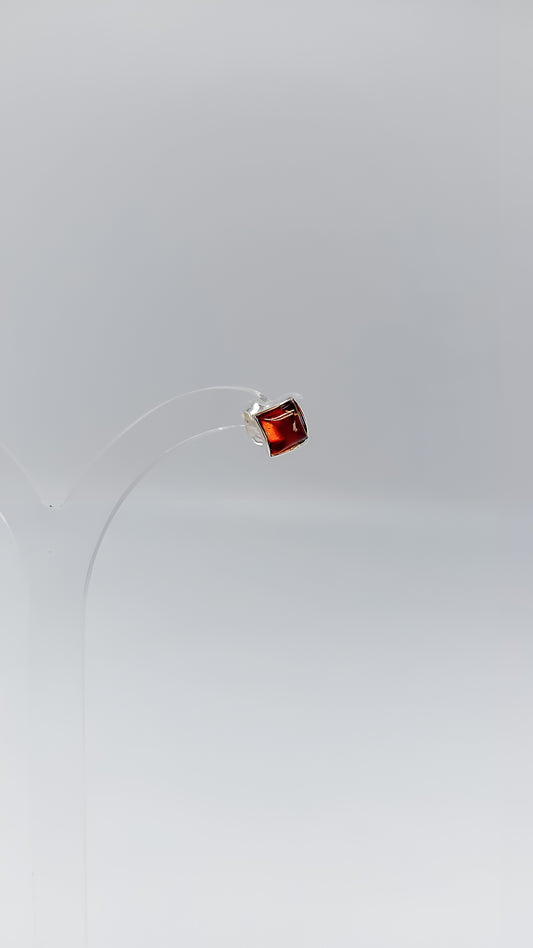 Stud earrings with warm amber – unique design