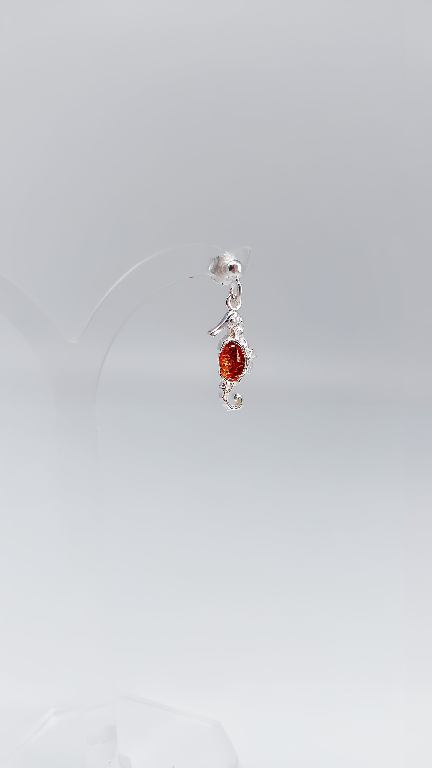 Summery lightness: amber seahorses