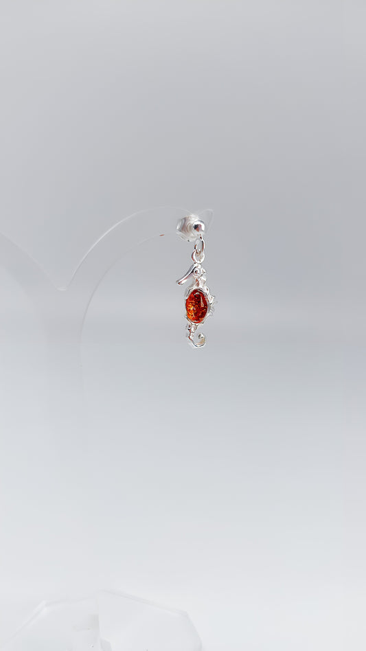 Summery lightness: amber seahorses
