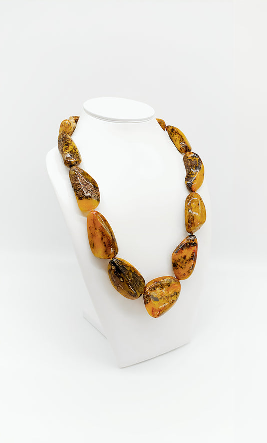 Incomparably beautiful: your amber necklace