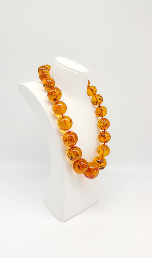Golden glow: amber shine