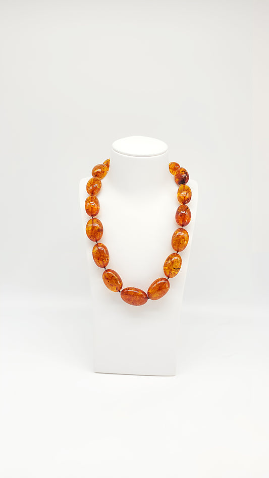 Golden Light: Oval Amber Necklace