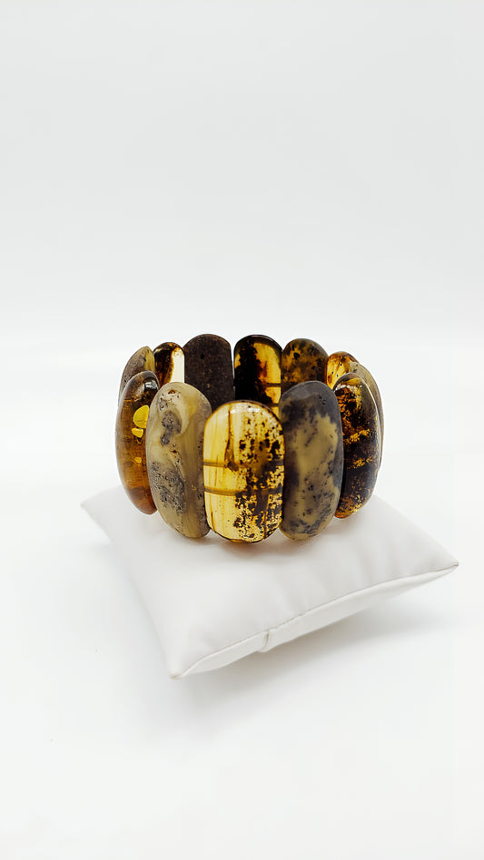 Amber splendor: A special bracelet