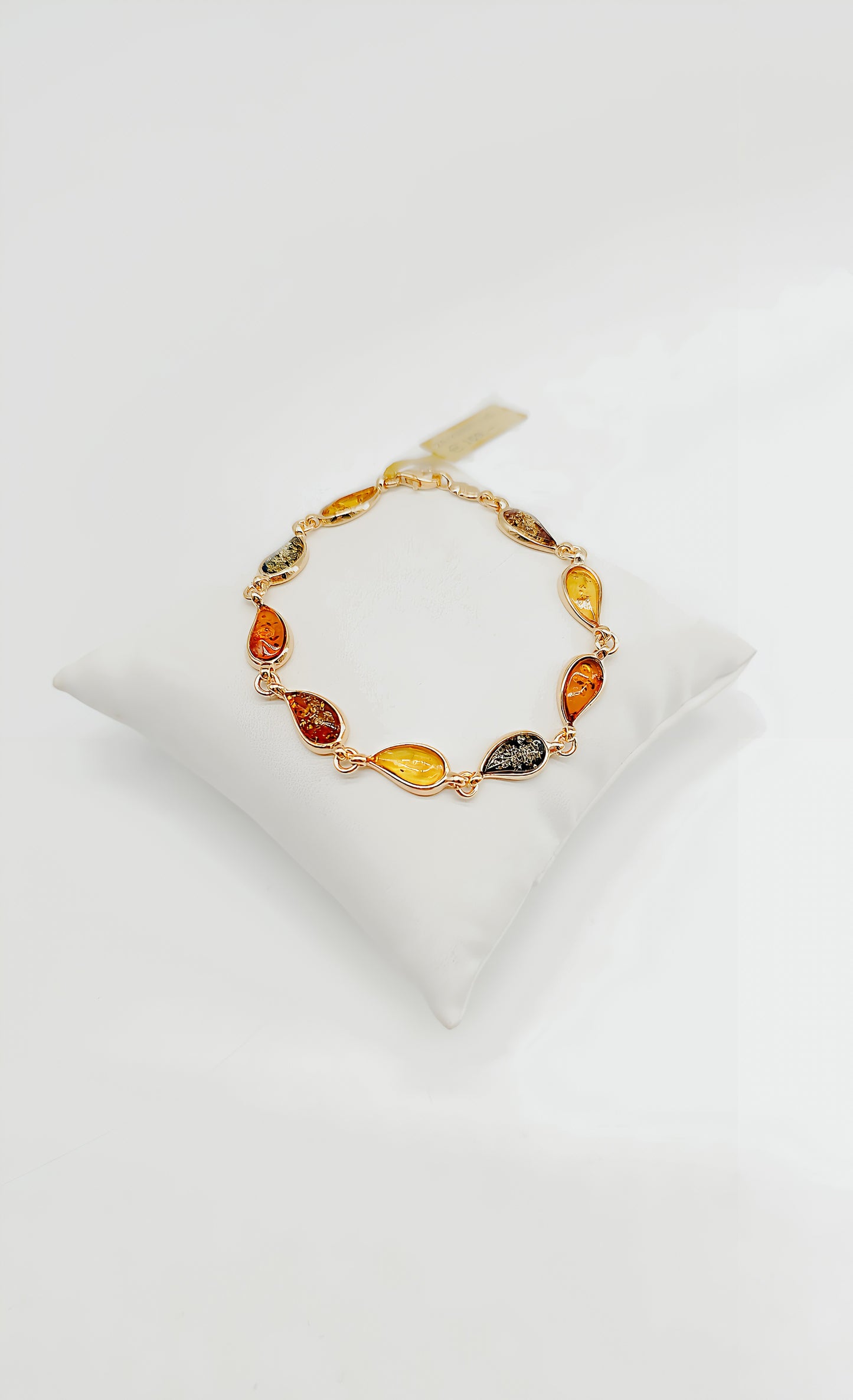 Farbenfrohes Bernsteinarmband in 925er vergoldetem Silber