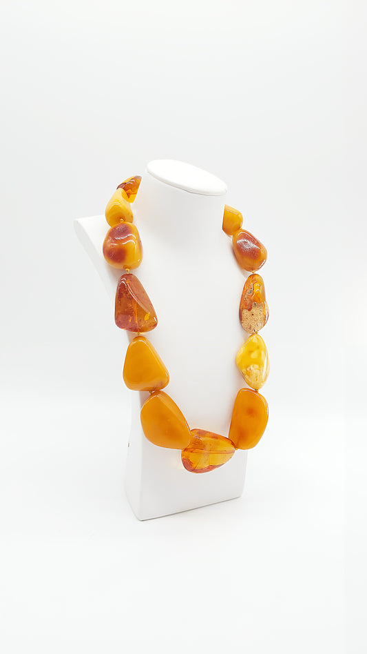 A touch of nature: Exclusive amber necklace
