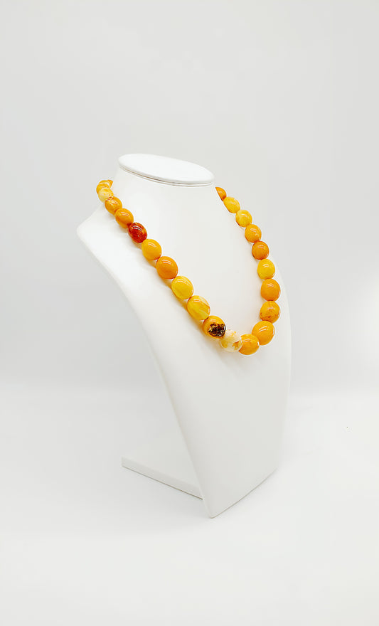 Exclusivity in amber: radiant unique necklace