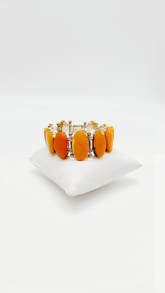 Amber bracelet with silver setting – A touch of exclusivity