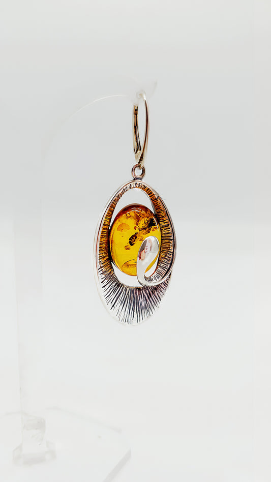 Nature meets elegance: Amber & Silver