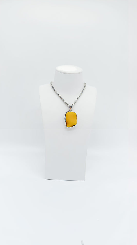 Exclusive amber pendant for every occasion