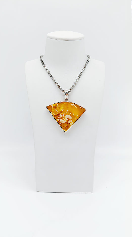 Exclusive design – silver and amber combined