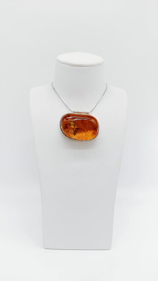 Natural stone exclusivity: Oval amber splendor
