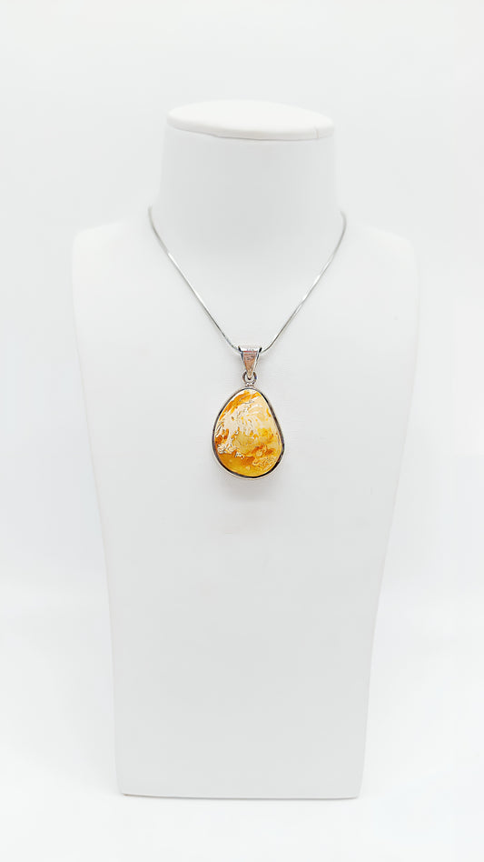 Special gift idea – genuine amber pendant for women