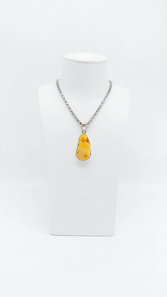 Natural beauty in a pendant: unique amber