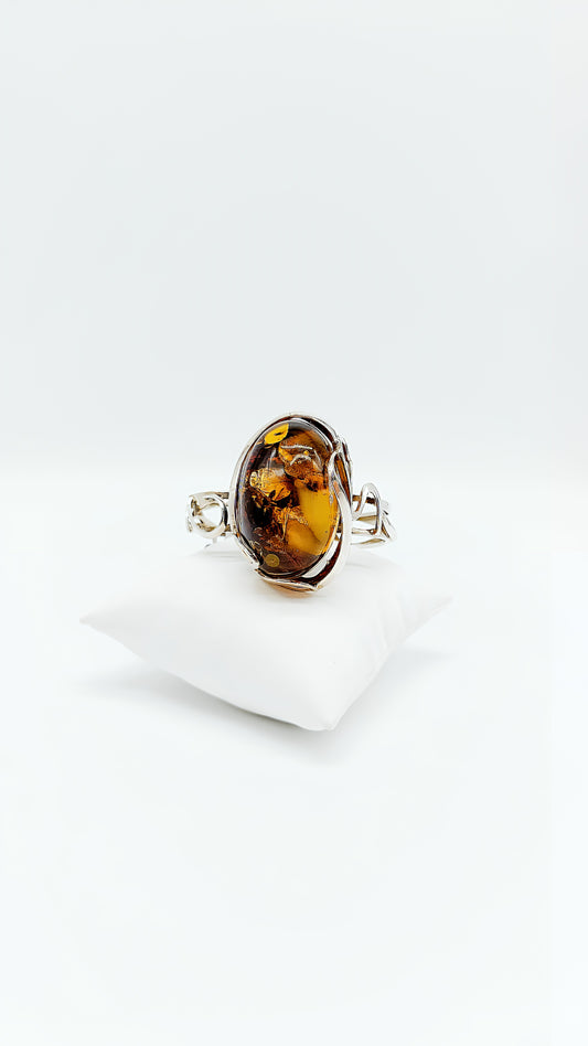 Amber bangle – elegant silver jewelry for women