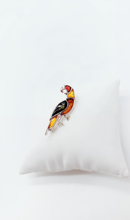 Parrot in amber: Elegant brooch made of 925 silver