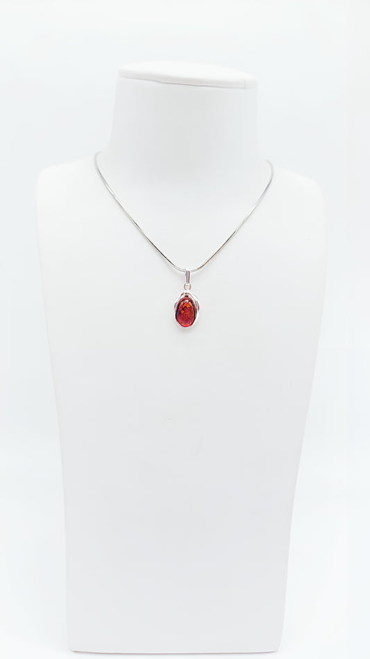 Fascinating amber shine in silver