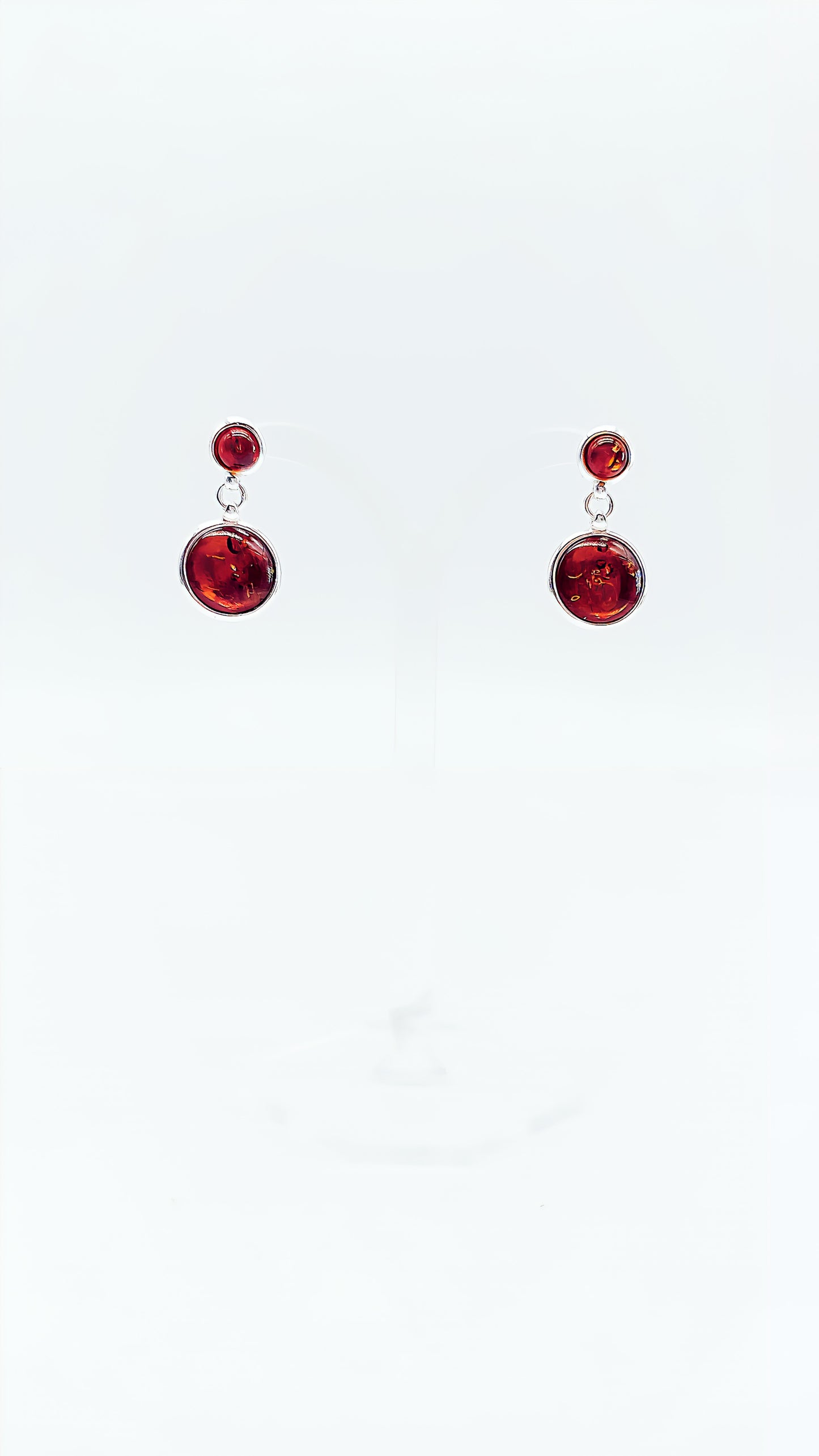 Amber beauty: earrings for special moments