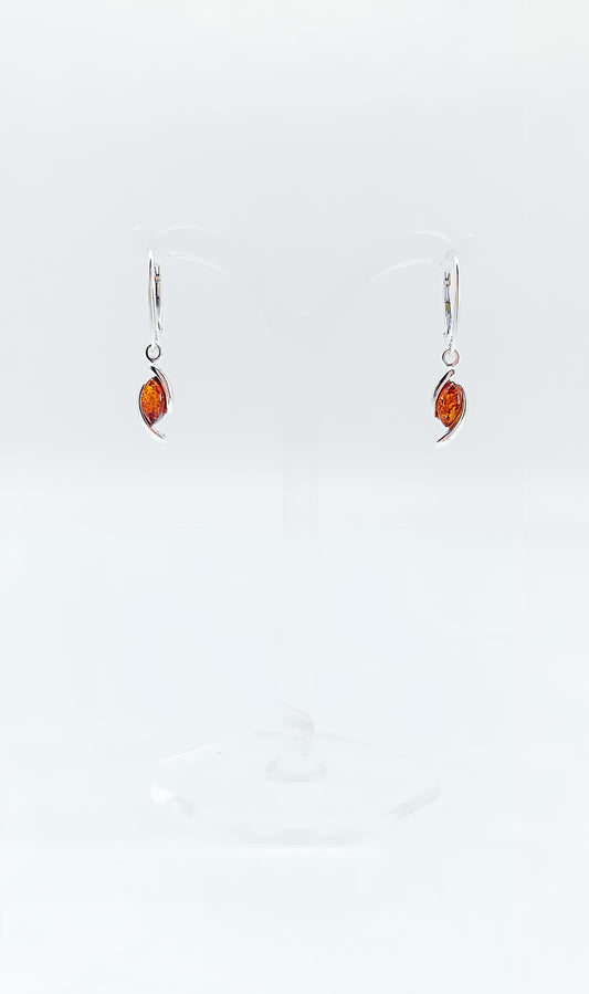 Amber earrings made of silver – delicate shape for stylish ladies