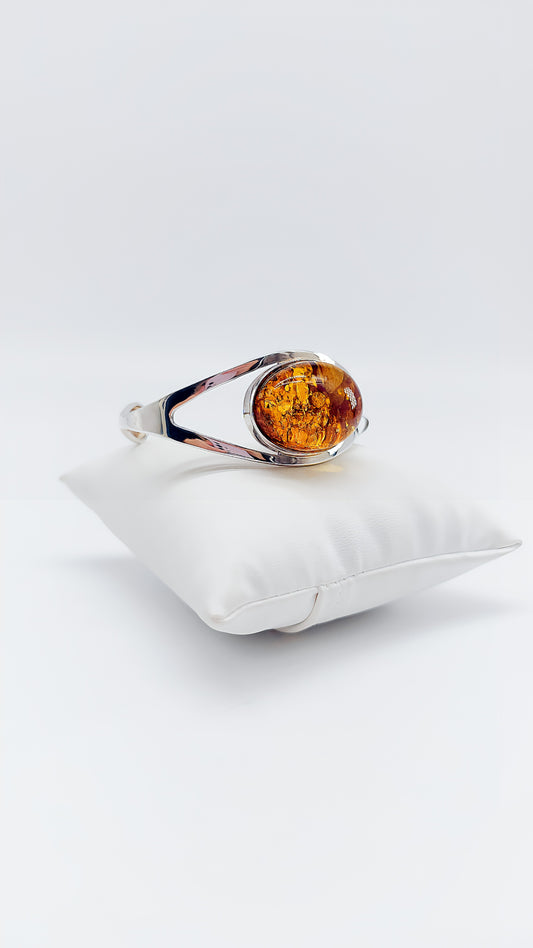 Fascinating amber in radiant silver