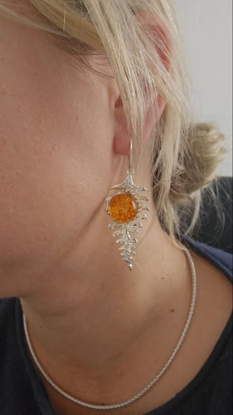 Amber magic in leaf design