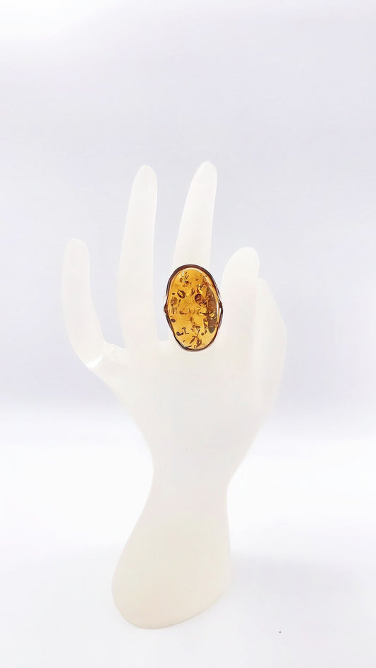 Adjustable silver ring with amber – nature meets style