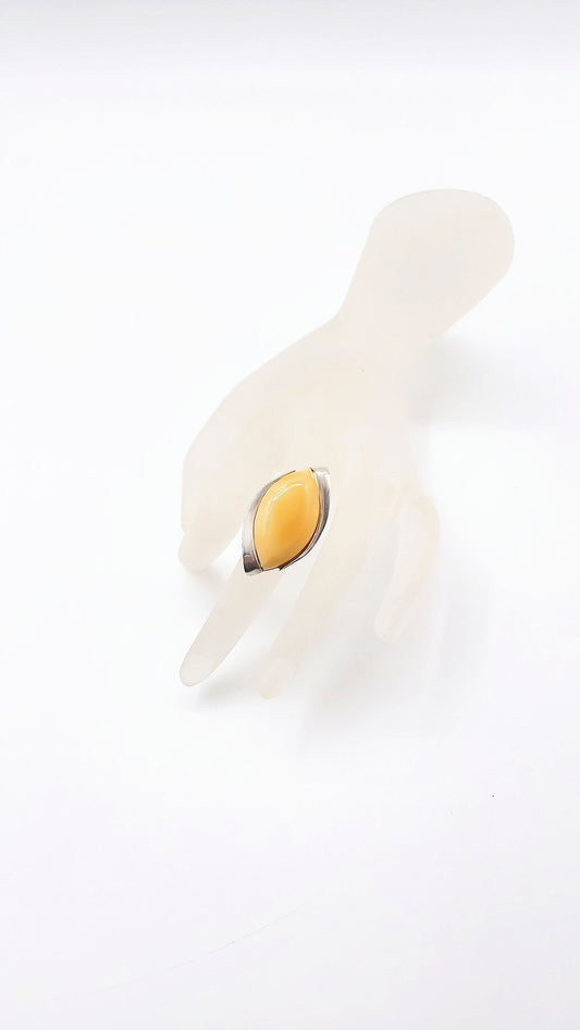 Adjustable ring made of 925 silver with warm amber