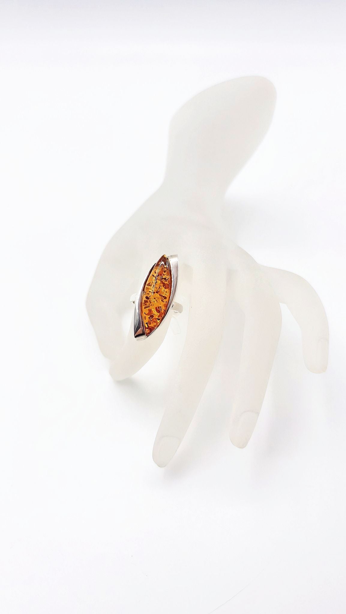 Edler Ring aus 925er Silber und Bernstein – Verstellbar und stilvoll