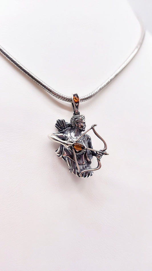 Sagittarius Zodiac Pendant – 925 Silver & Amber