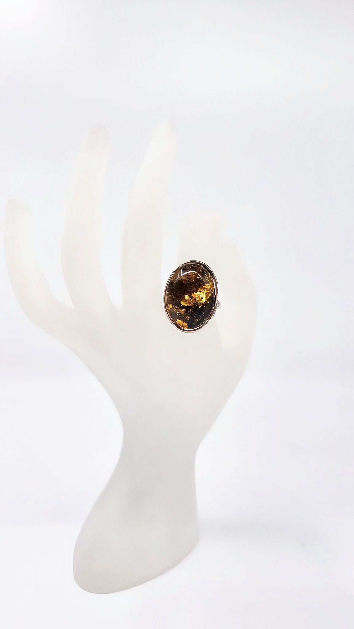 Handgefertigter Schmuck – Grüner Bernsteinring mit 925er Sterlingsilber