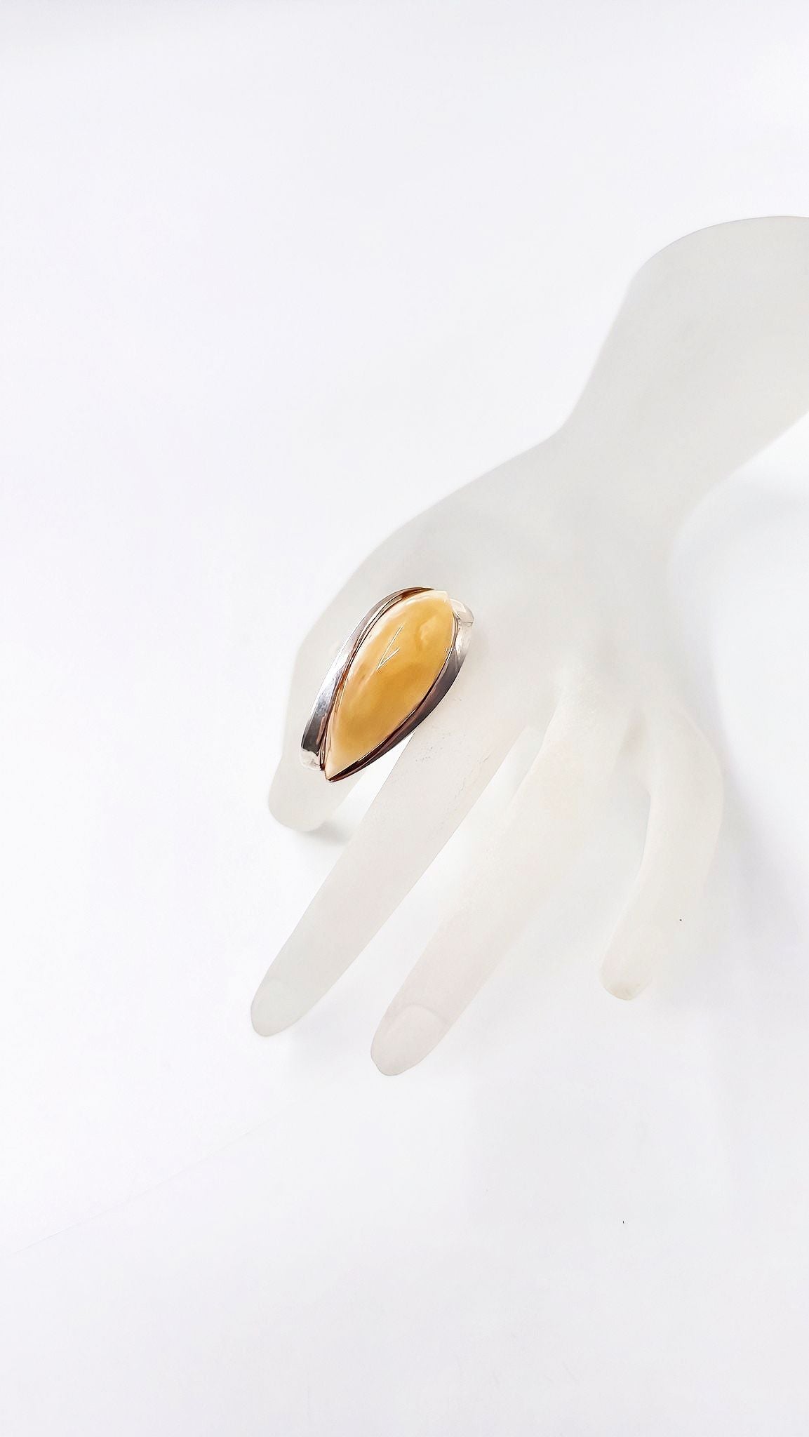 Handgefertigter Ring mit echtem Bernstein & Silber