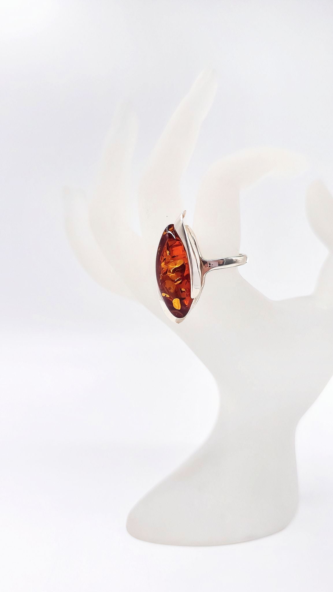 Hochwertiger Bernsteinring – 925 Silber & edles Design