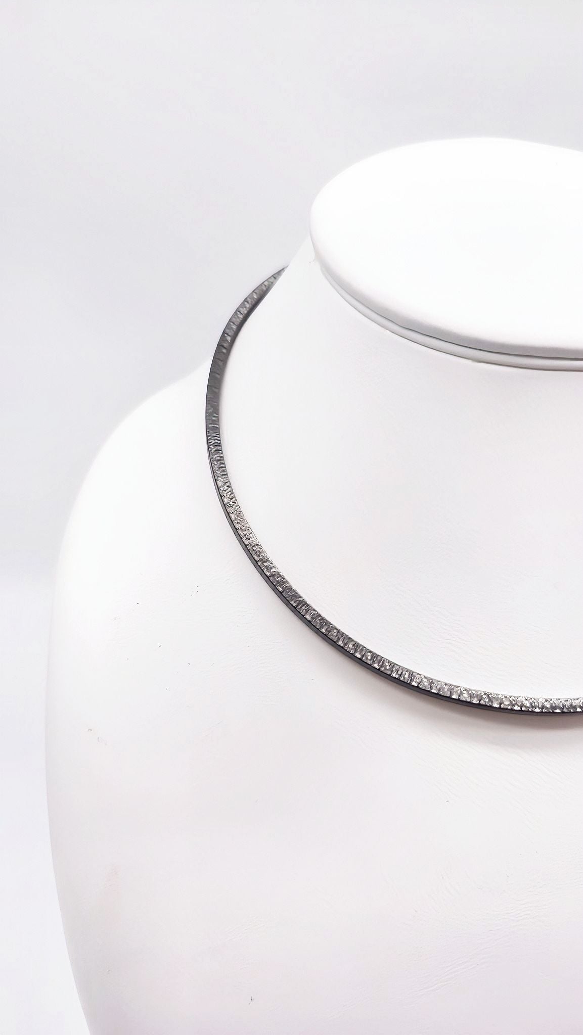 Quadratischer 925 Silber-Halsreif – Einzigartige Eleganz