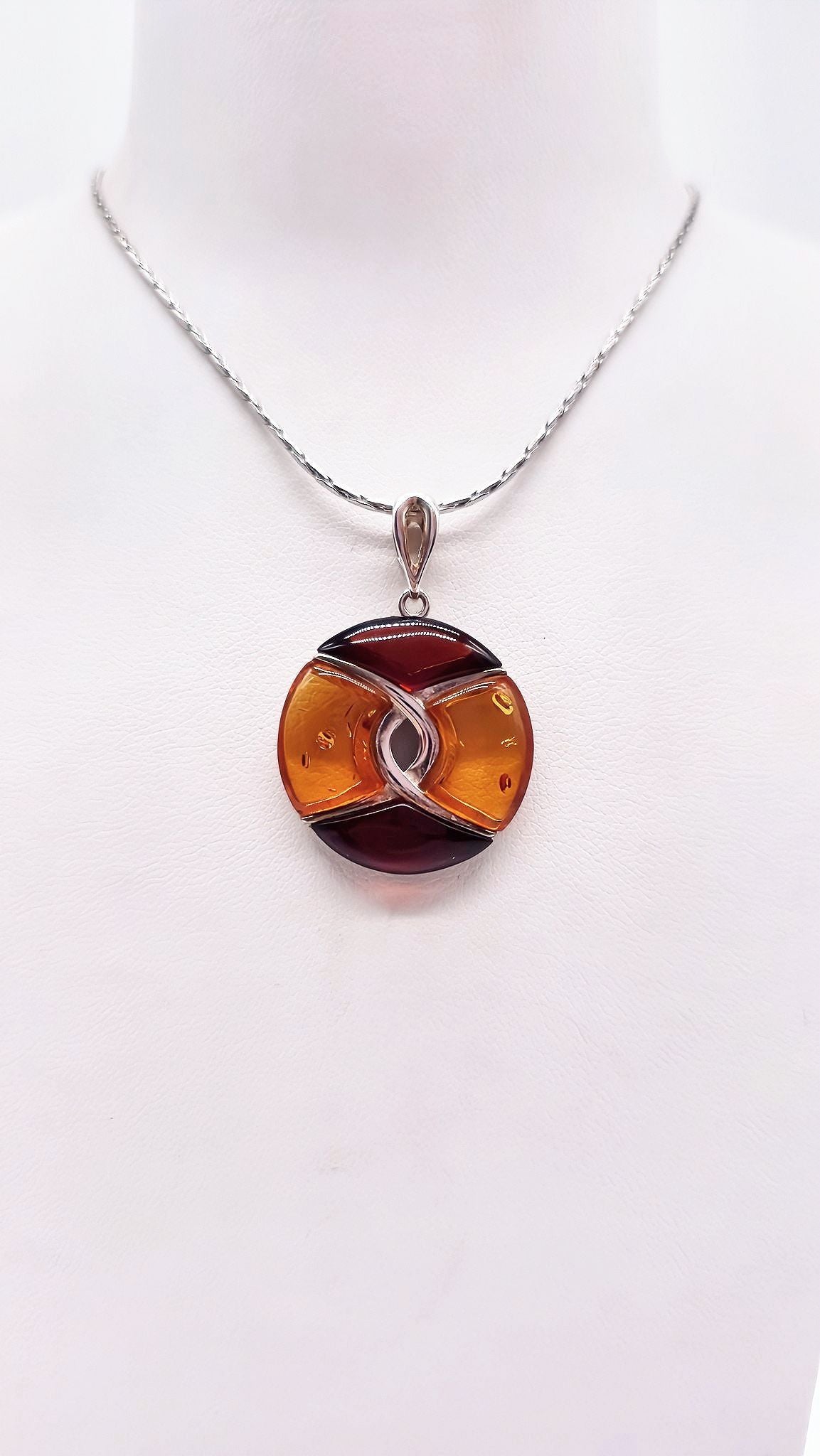 Round amber jewelry with 925 silver – including chain