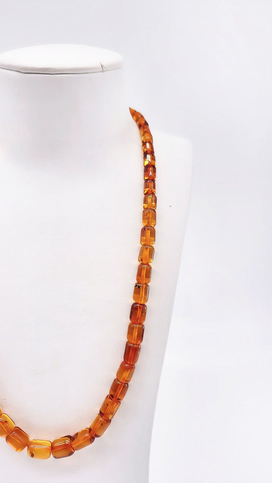 High-quality natural amber necklace – elegant look