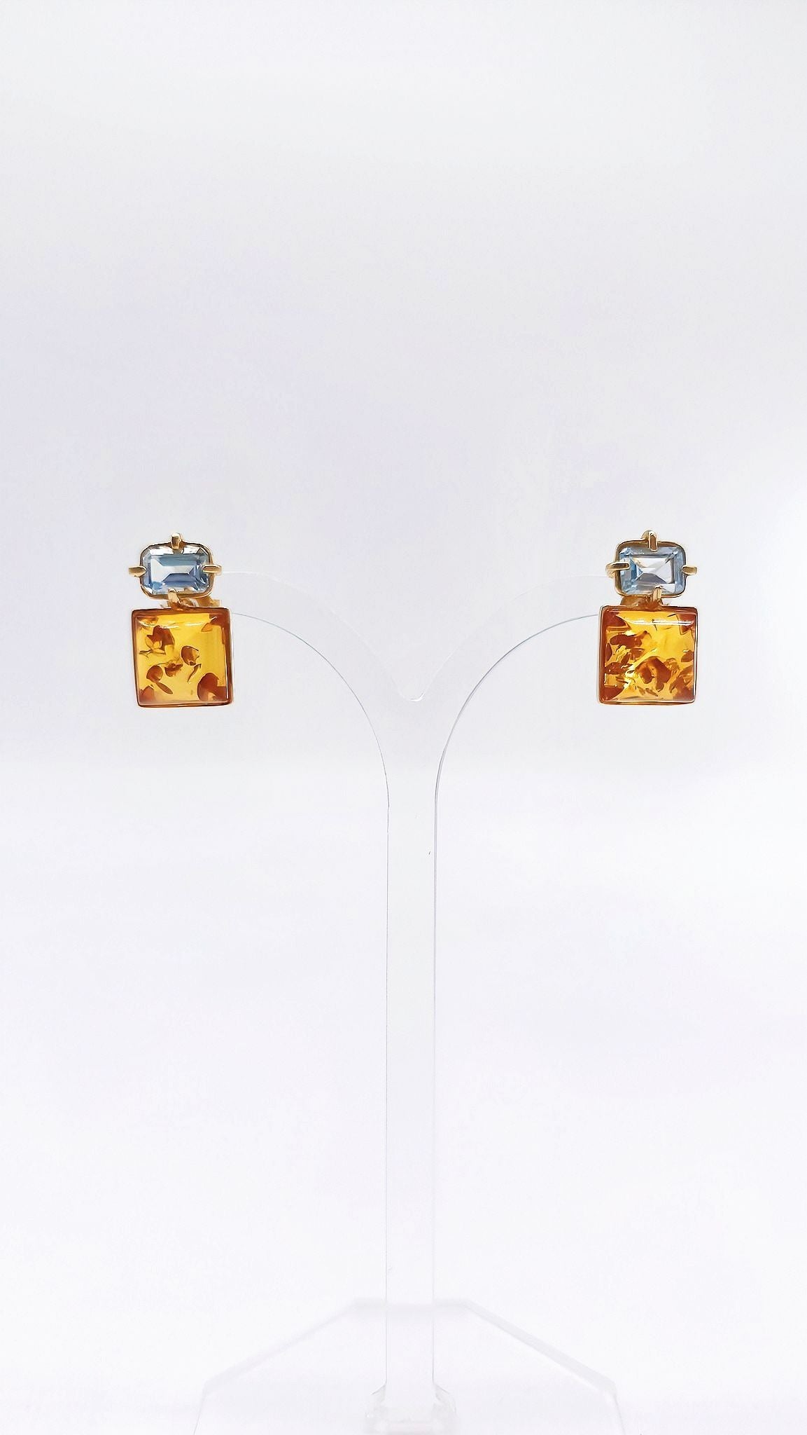 Goldene Ohrhänger – Bernstein & Edelstein in modernem Design