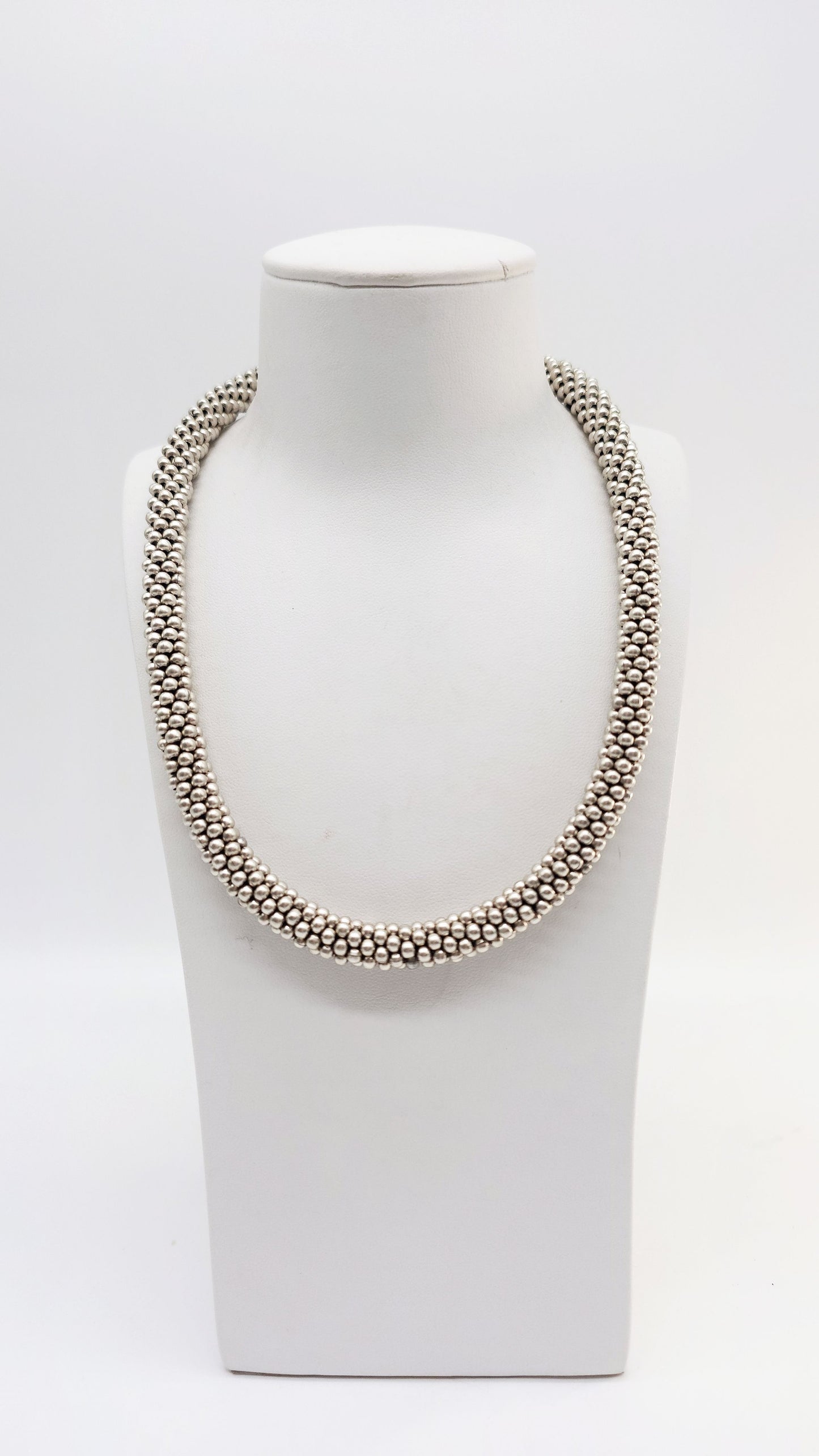 Elegantes Collier – Perfektes Schmuckstück für 2025