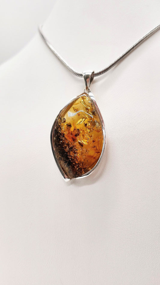 Pendant unique with shine and depth – handmade