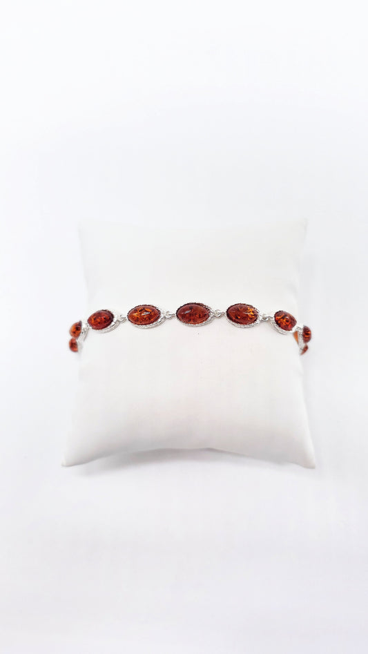 Adjustable bracelet with genuine Baltic amber for women