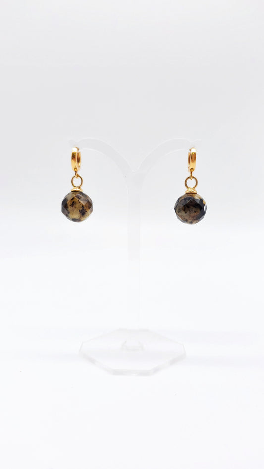 Handmade amber earrings – a unique gift