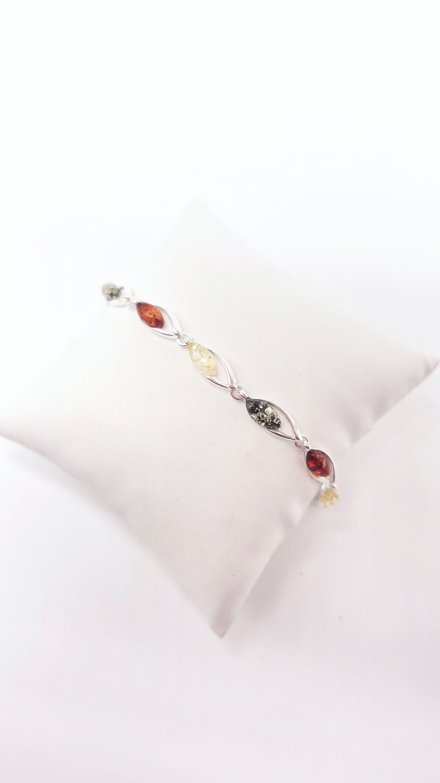 Silver bracelet amber – delicate & elegant